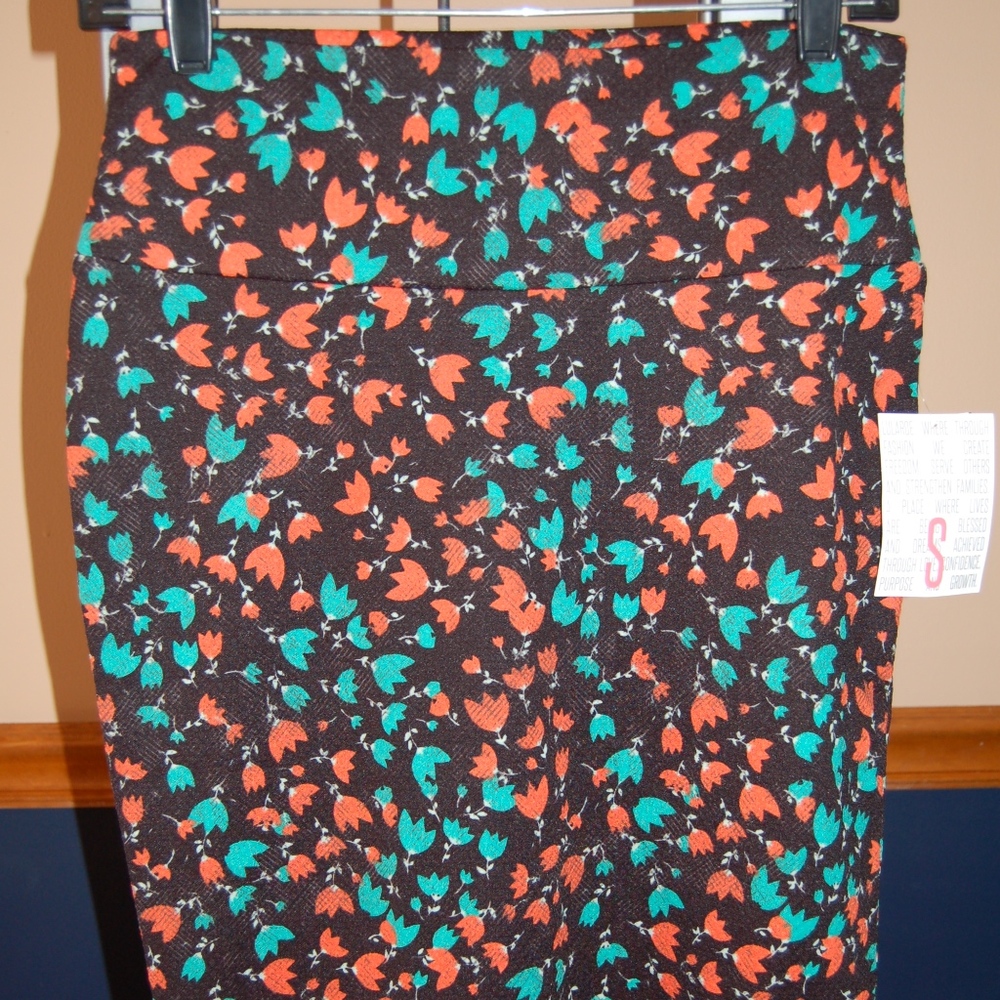 Cassie Lularoe Skirt